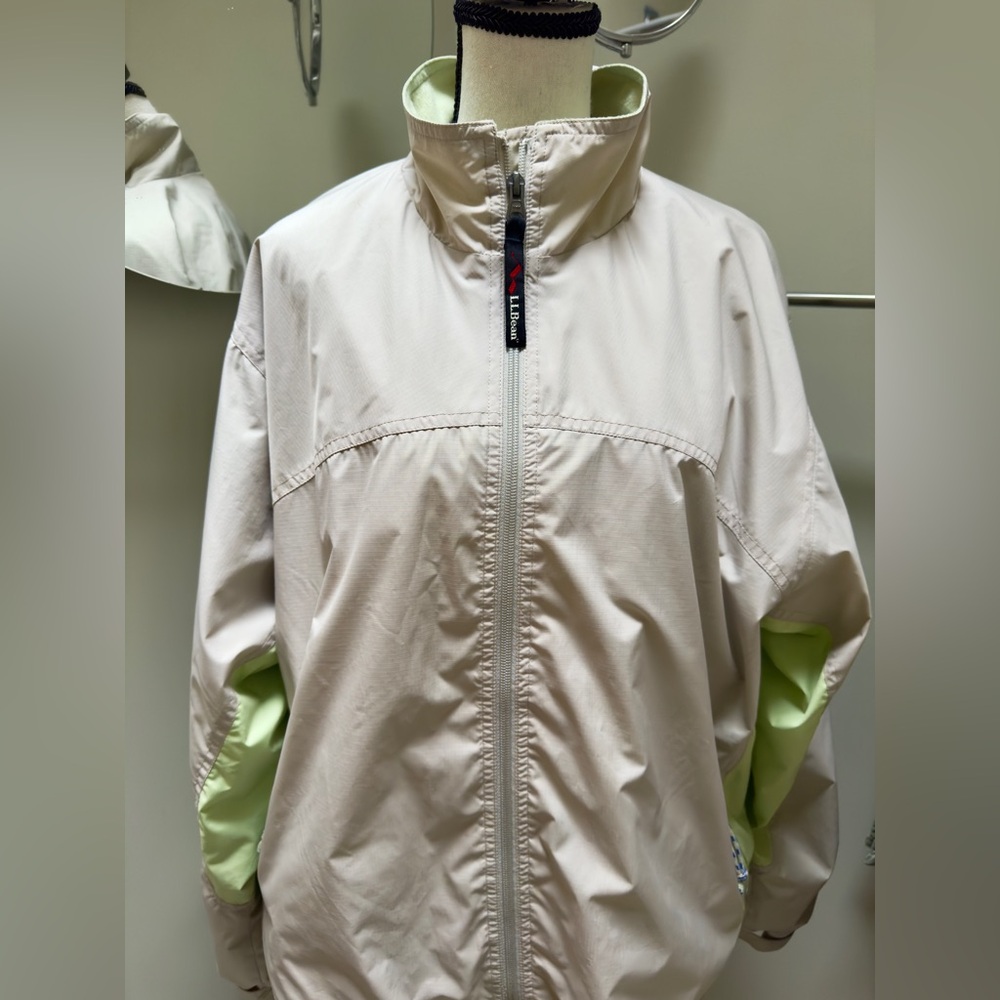L.L. Bean Tan fleece lined windbreaker Jacket w/ light green accents, regular XL